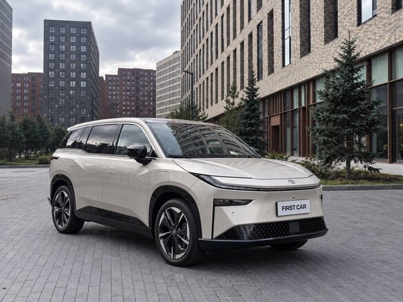 2026 Toyota bZ3X 58.3 kWh, бежевый, 2729512 рублей - вид 3