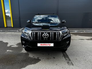 2020 Toyota Land Cruiser Prado 150 Series Рестайлинг 2, чёрный, 5650000 рублей, вид 1