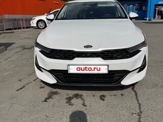 2021 Kia K5 III, белый, 2000000 рублей, вид 1
