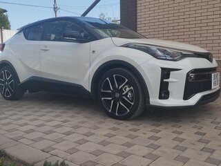 2019 Toyota C-HR I Рестайлинг, белый, 1999000 рублей, вид 2