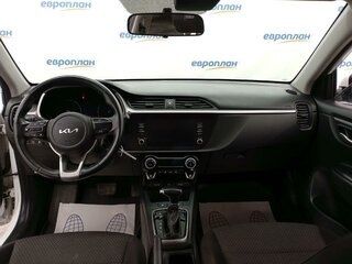 2022 Kia Rio IV Рестайлинг, белый, 1730000 рублей, вид 5