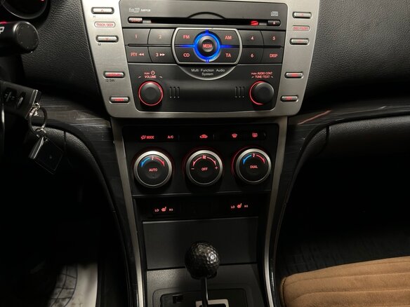 2008 Mazda 6 II (GH), пурпурный, 700000 рублей - вид 14
