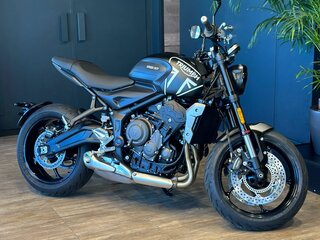 2026 Triumph Trident 660, чёрный, 1250000 рублей, вид 4