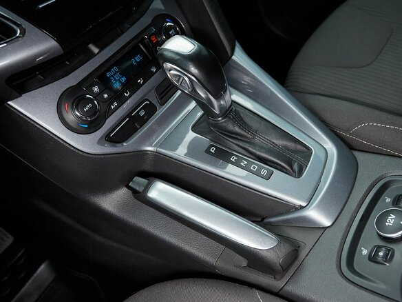 2011 Ford Focus III, коричневый, 937000 рублей - вид 14