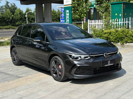 2023 Volkswagen Golf VIII, серый, 1960000 рублей, вид 2