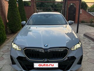 2024 BMW 5 серии 530i xDrive VIII (G60/G61/G68), серый, 7650000 рублей, вид 5