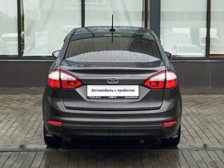 2017 Ford Fiesta Mk6 Рестайлинг, серый, 699000 рублей, вид 4
