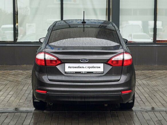 2017 Ford Fiesta Mk6 Рестайлинг, серый, 675000 рублей - вид 3