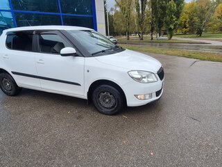 2014 Skoda Fabia II Рестайлинг, белый, 810000 рублей, вид 4