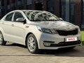 2016 Kia Rio III Рестайлинг, серебристый, 970000 рублей - вид 2