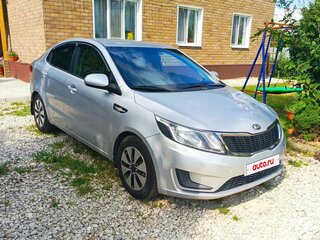 2014 Kia Rio III, серебристый, 950000 рублей, вид 2