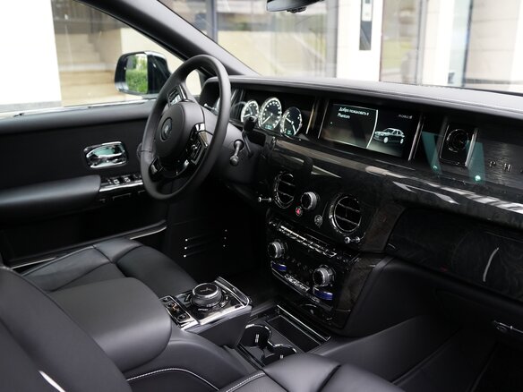 2021 Rolls-Royce Phantom VIII (Series I), чёрный, 49000000 рублей - вид 9