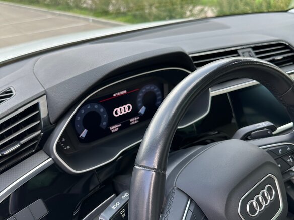 2020 Audi Q3 45 TFSI II (F3), белый, 3400000 рублей - вид 8