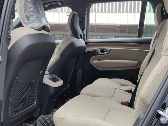 2026 Volvo XC90 B5 II Рестайлинг 2, чёрный, 8200000 рублей - вид 10