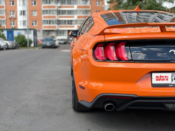 2020 Ford Mustang VI Рестайлинг, оранжевый, 3450000 рублей - вид 14