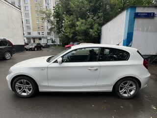 2011 BMW 1 серии 116i I (E81/E82/E87/E88) Рестайлинг, белый, 800000 рублей, вид 3