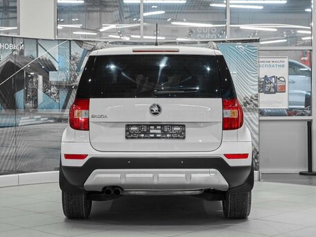 2014 Skoda Yeti I Рестайлинг, белый, 849000 рублей, вид 5