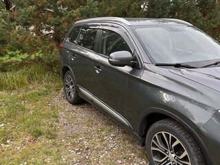 2017 Mitsubishi Outlander III Рестайлинг 2, серый, 1845000 рублей, вид 3