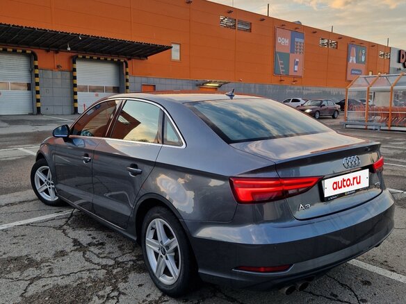 2017 Audi A3 III (8V) Рестайлинг, серый, 1860000 рублей - вид 2