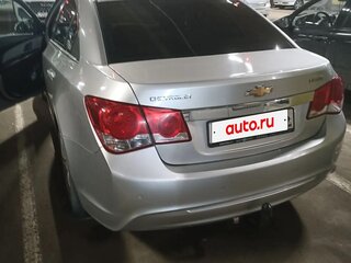 2013 Chevrolet Cruze I Рестайлинг, серебристый, 800000 рублей, вид 5
