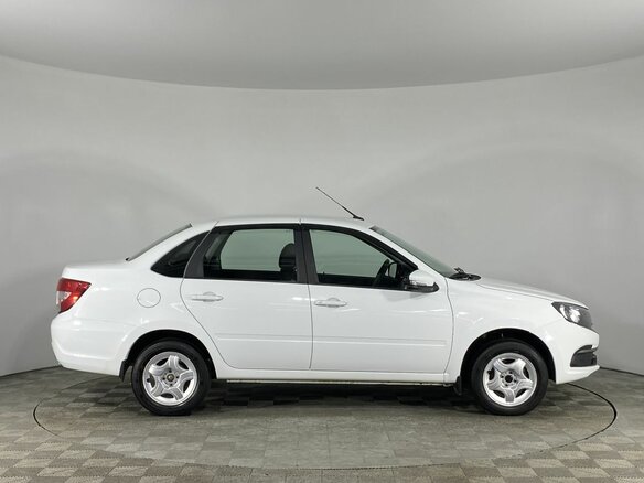 2024 Lada (ВАЗ) Granta I Рестайлинг, белый, 835000 рублей - вид 4