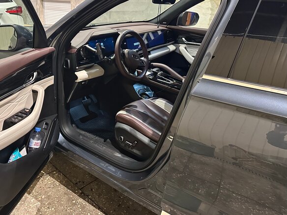 2023 Geely Monjaro (Xingyue L) I, серый, 3400000 рублей - вид 4