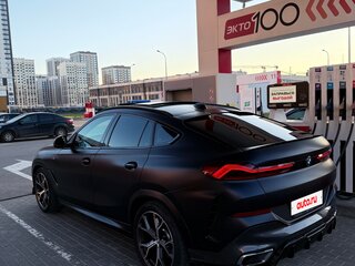 2021 BMW X6 40i III (G06), чёрный, 8800000 рублей, вид 4