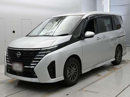 2023 Nissan Serena VI (C28), белый, 2400000 рублей, вид 1