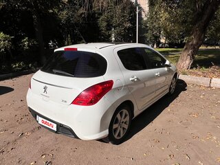 2011 Peugeot 308 I Рестайлинг, белый, 550000 рублей, вид 4