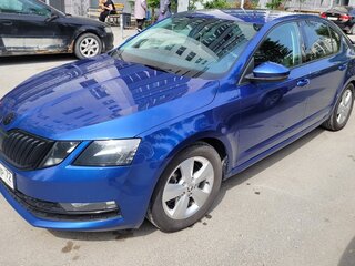 2019 Skoda Octavia III (A7) Рестайлинг, синий, 1800000 рублей, вид 2