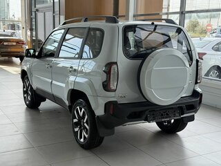 2026 Lada (ВАЗ) Niva Travel I Рестайлинг, белый, 1789000 рублей, вид 5