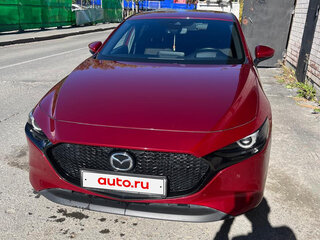 2019 Mazda 3 IV (BP), красный, 2300000 рублей, вид 3