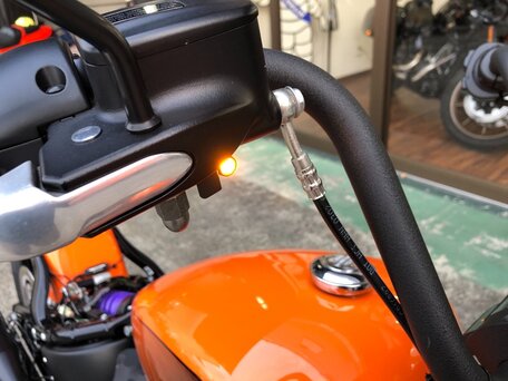 2021 Harley-Davidson Street Bob, оранжевый, 1571000 рублей, вид 4
