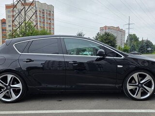 2010 Opel Astra J, чёрный, 700000 рублей, вид 3