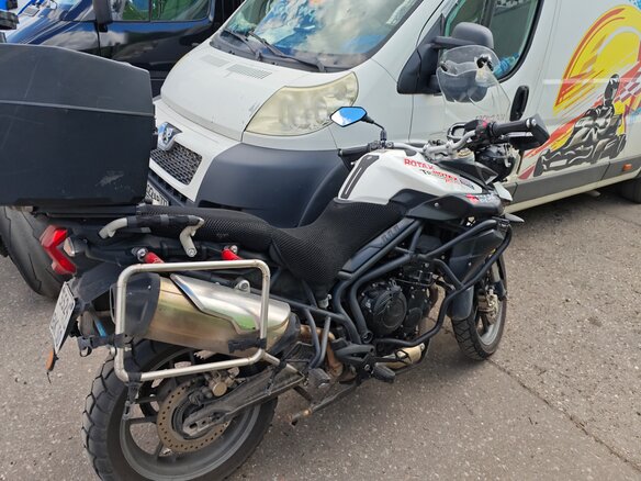 2014 Triumph Tiger 800, белый, 600000 рублей - вид 3