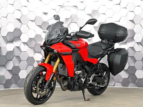 2022 Yamaha Tracer 9, красный, 1499000 рублей, вид 2