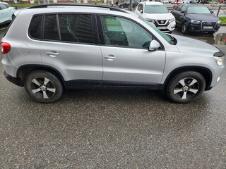 2010 Volkswagen Tiguan I, серебристый, 750000 рублей, вид 2