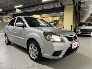 2011 Kia Rio II Рестайлинг, серебристый, 600000 рублей, вид 2