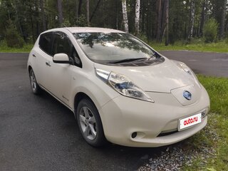 2013 Nissan Leaf (EM57) I (ZE0/AZE0), белый, 1050000 рублей, вид 1
