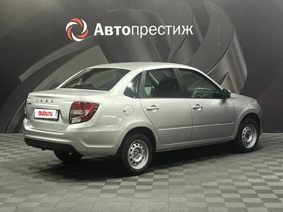 2026 Lada (ВАЗ) Granta I Рестайлинг, серебристый, 1088000 рублей - вид 4