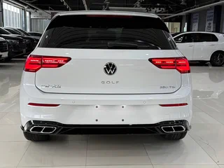 2023 Volkswagen Golf VIII, белый, 2140000 рублей, вид 5