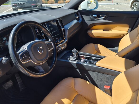 2020 Volvo XC60 II, белый, 3149000 рублей - вид 4
