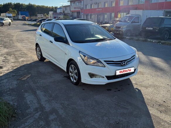 2014 Hyundai Solaris I, белый, 710000 рублей - вид 2