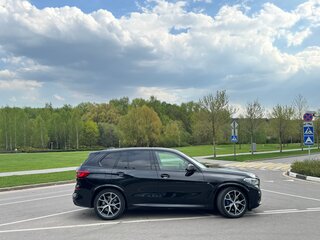 2019 BMW X5 M50d IV (G05/G18), чёрный, 6850000 рублей, вид 3