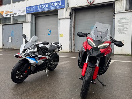 2025 Ducati Multistrada V4, красный, 3000000 рублей, вид 3