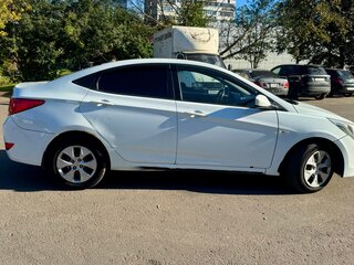 2016 Hyundai Solaris I Рестайлинг, белый, 465000 рублей, вид 3