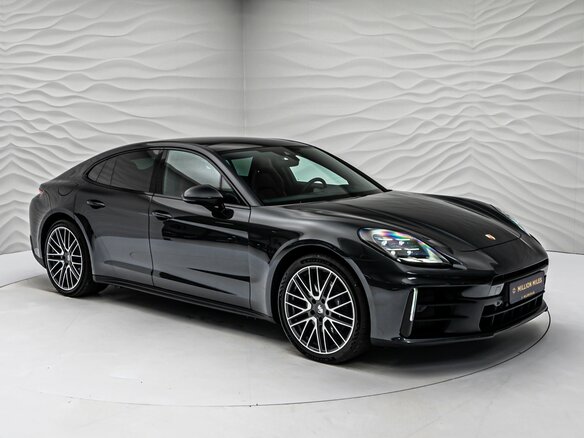 2026 Porsche Panamera 4 III, чёрный, 20499000 рублей - вид 2