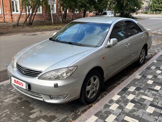 2004 Toyota Camry V (XV30) Рестайлинг, серебристый, 880000 рублей, вид 3