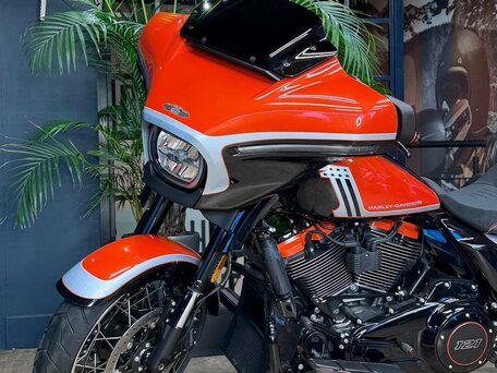 2024 Harley-Davidson CVO Street Glide, оранжевый, 4900000 рублей, вид 5
