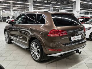 2011 Volkswagen Touareg II, коричневый, 1649000 рублей, вид 4
